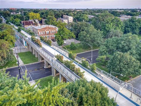 The Best Trails and Paths For a Walk in Chicago