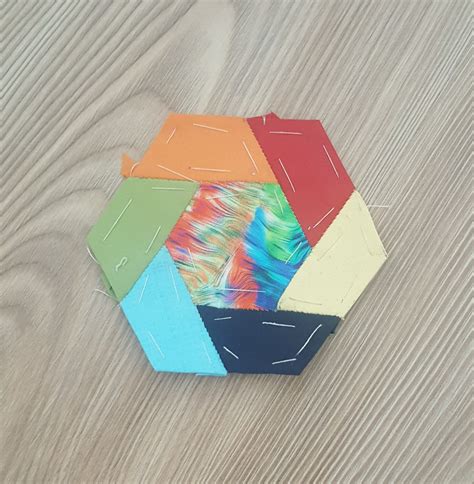 Hexagon Coaster Project Quilt Tutorial 的图像结果