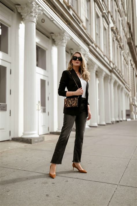 What To Wear To Casual Interviews - MEMORANDUM