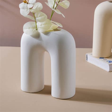 U-shaped Vase Online - Premium Vase | Nestasia