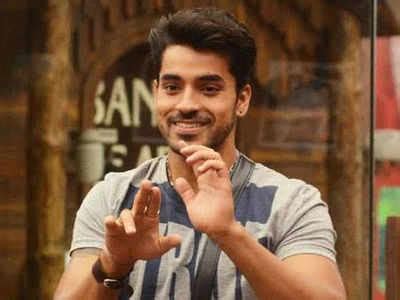 Bigg Boss 8: Gautam Gulati mimics Salman Khan - Times of India