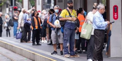 劳动力短缺 澳大利亚拟多接收逾3万永久移民_手机新浪网