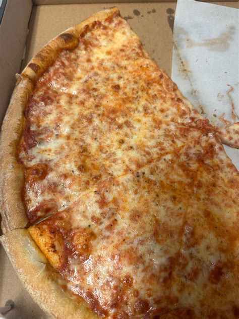 stoolpresidente's Pizza Review at Traditas Pizza | One Bite