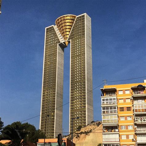 The Benidorm skyscraper in Spain | Skyscraper, Amazing buildings ...
