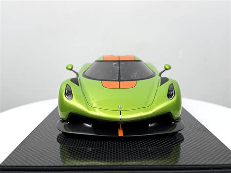 Koenigsegg Jesko (Jesko Green) 1/18 FrontiArt F152-195