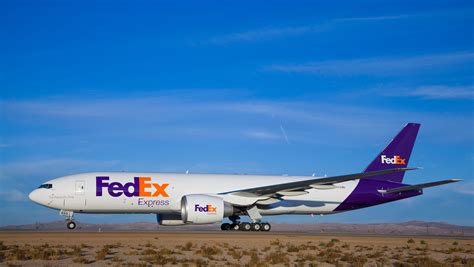 FedEx adds 1,000 electric vehicles for Express pickup, delivery