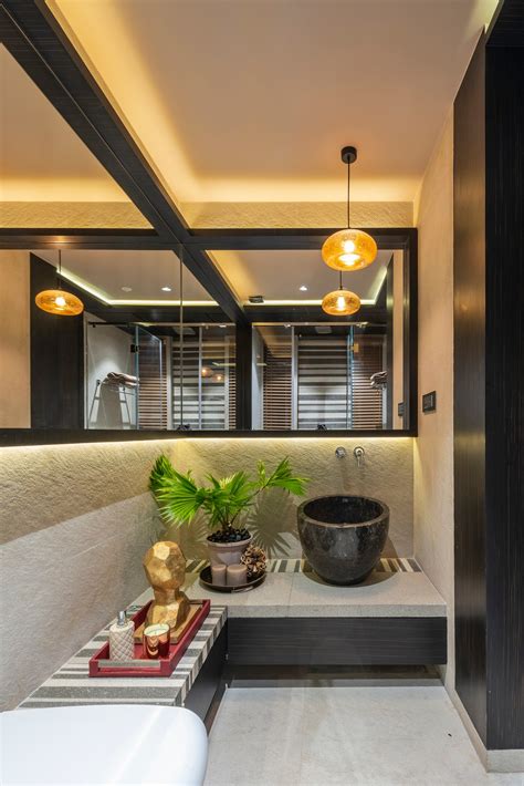 This expansive, elegant penthouse in Surat looks out to the Tapi river ...