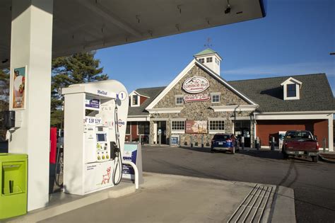 Irving Fuel Stations at the Common Man Roadside