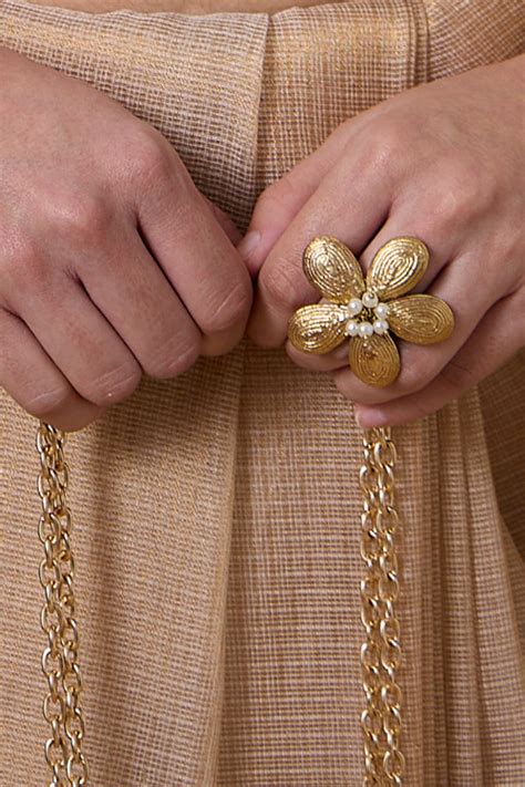 Miharu Dokra Floral Magic Handcrafted Brass Ring For Women Online ...