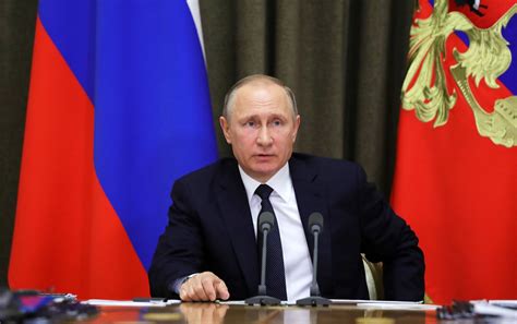 普京在回答2018年是否竞选总统的问题时表示，现在谈这个事情还为时过早 - 2017年5月31日, 俄罗斯卫星通讯社