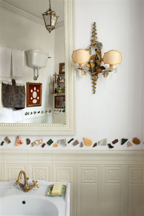 15 Bathroom Wall Accent Ideas That Will Liven Up Your Lavatory