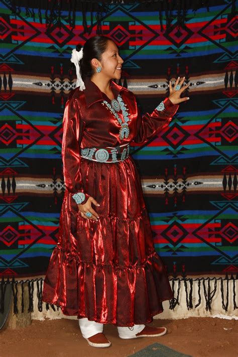 Traditional Native American Clothing: Styles & Meanings