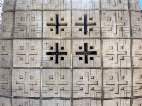 #132: Frank Lloyd Wright's Millard House (Pasadena) - Etan Does LA