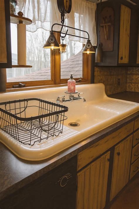 Pin by Monica Rulavage on home in 2025 | Vintage sink, Sweet home ...