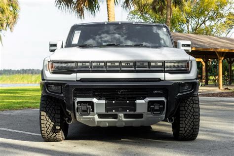 Florida Dealer Sells Barely Driven 2025 GMC Hummer EV SUV for $33,000 Under MSRP - autoevolution