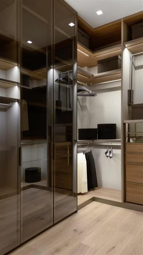 Beautiful Closet Design 的图像结果