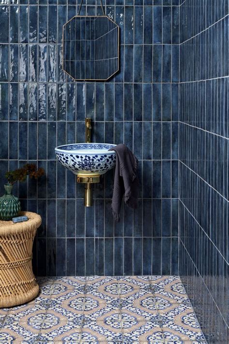 15 Brilliant Ways To Use The Vertical Stacked Tiles Trend - Sleek-chic ...