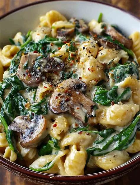 Creamy Mushroom and Spinach Pasta – Easy & Delicious Recipe