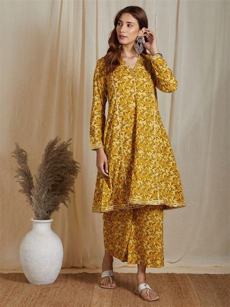 Designer Women's Suits- Buy Suit Sets Online & Block Print Suit Set ...