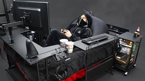 This Is The Gaming Bed Desk That Every Gamer Wishes They Had - MobyGeek.com