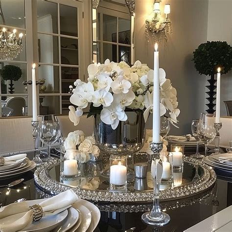 25+ Dining Table Decor Ideas for Impressive Dinner Table Decoration