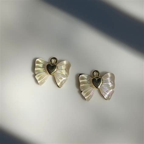 Luxury Anti Tarnish Charms – Nylaa Crafts