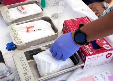 Here's What You Need To Know About Covid, Flu And Rsv Vaccinations