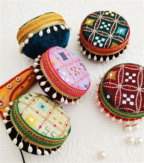 Decorated Stainless Steel Dabba ( Set of 5 ) – Regalia Ornaments