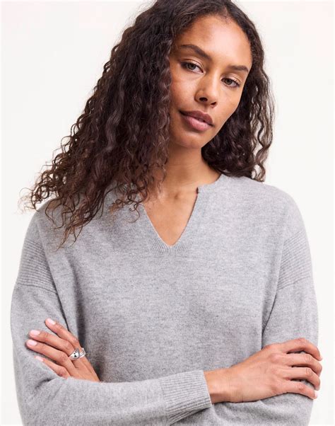 Cashmere V-Neck Sweater | Madewell