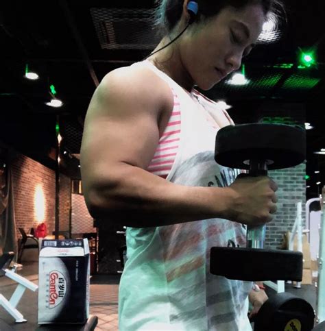 35岁健美运动员卞瑞英，入围阿诺德女子健体决赛，中国历史第一人-搜狐大视野-搜狐新闻
