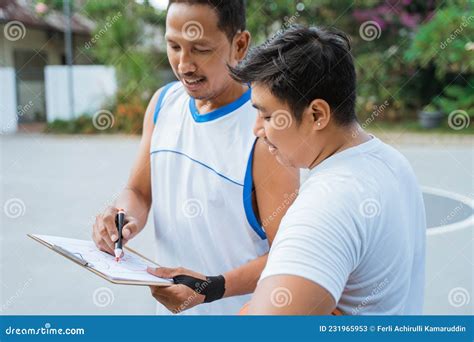 Basketball Coach 的图像结果