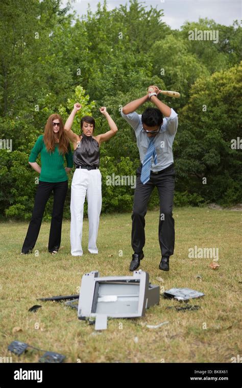 Office Space Copy Machine 的图像结果