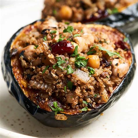 25-Minute Vegan Stuffed Acorn Squash