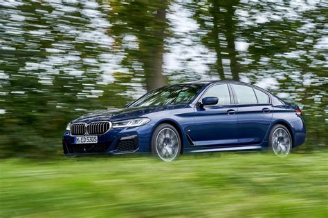 Die neue BMW 540i xDrive Limousine, Phytonicblau metallic (10/2020).