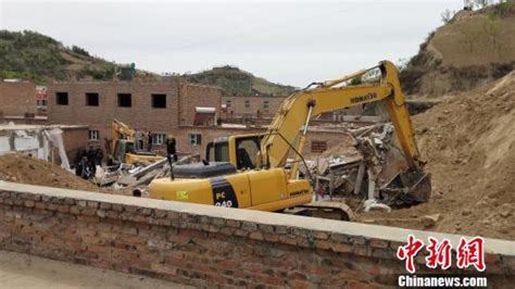 山西临县黄土崩塌致4人遇难 现场救援仍在进行-搜狐新闻