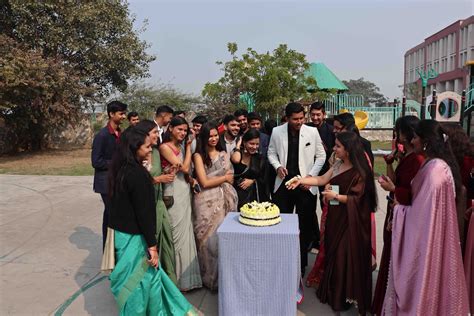 Delhi World Public School