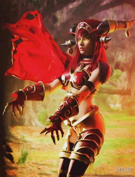 美女coser演绎《魔兽世界》红龙女王阿莱克斯塔萨 清凉上阵性感s曲线