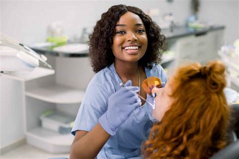 How To Become A Dental Assistant