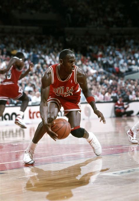 24 Greatest Individual Seasons In NBA History