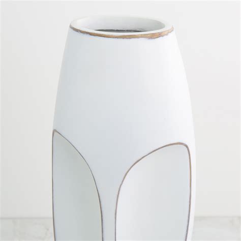 Buy Marshmallow Face Mask-Shaped Polyresin Flower Vase - 15 cm L x 40 ...