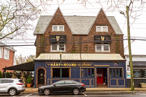 Interior — The Harp & Hound