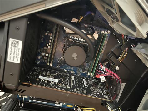 Alienware Area 51 R2 Door 的图像结果