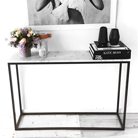Carrara Marble Entrance Table | Decoración de unas, Decoración entradas ...