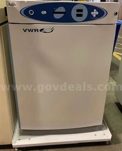 VWR Air Jacketed CO2 Incubator (201798 TW) | AllSurplus