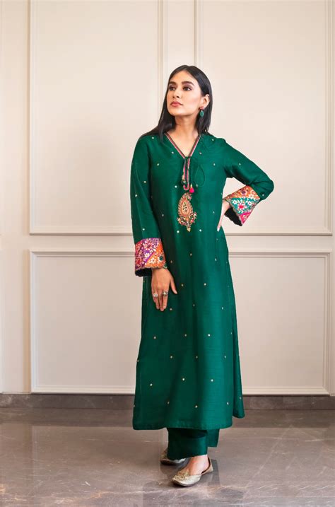 Emerald Green Paisely Gota Patti Kurta Set – Label Niti Bothra