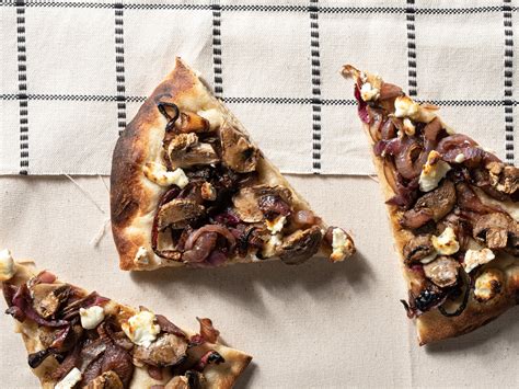 Balsamic-Caramelized Onion Pizza with Goat Cheese - Kosher.com