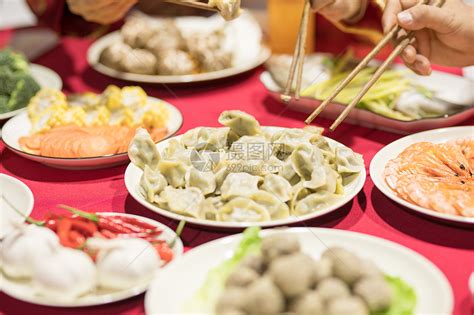 春节吃饺子高清图片下载-正版图片500777792-摄图网