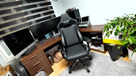 Setting Up a Gaming Chair 的图像结果