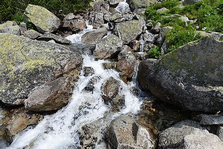山中流水的小溪高清图片下载-正版图片300378250-摄图网