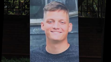 Marine who tried to save Osprey pilots awarded posthumous medal